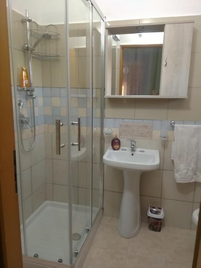 アモロージ Nerium House Relax Bed & Breakfast エクステリア 写真